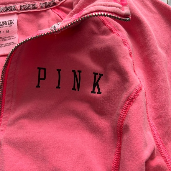 PINK VS Workout pull over sweater Size medium - Picture 2 of 4